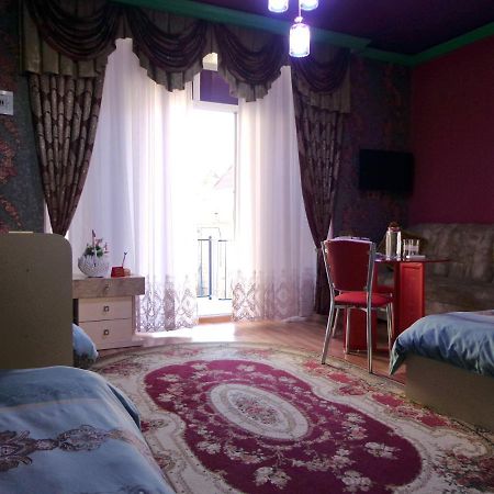 Tubram S Ailəvi Qonaq Evi Bed & Breakfast Şǝki Екстериор снимка