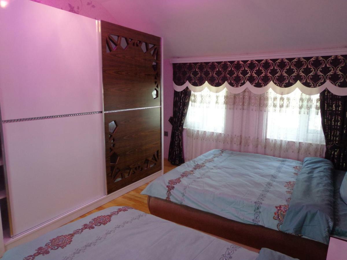 Tubram S Ailəvi Qonaq Evi Bed & Breakfast Şǝki Екстериор снимка