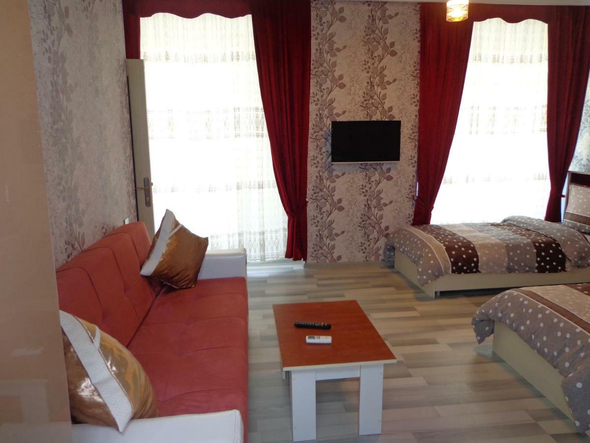 Tubram S Ailəvi Qonaq Evi Bed & Breakfast Şǝki Екстериор снимка