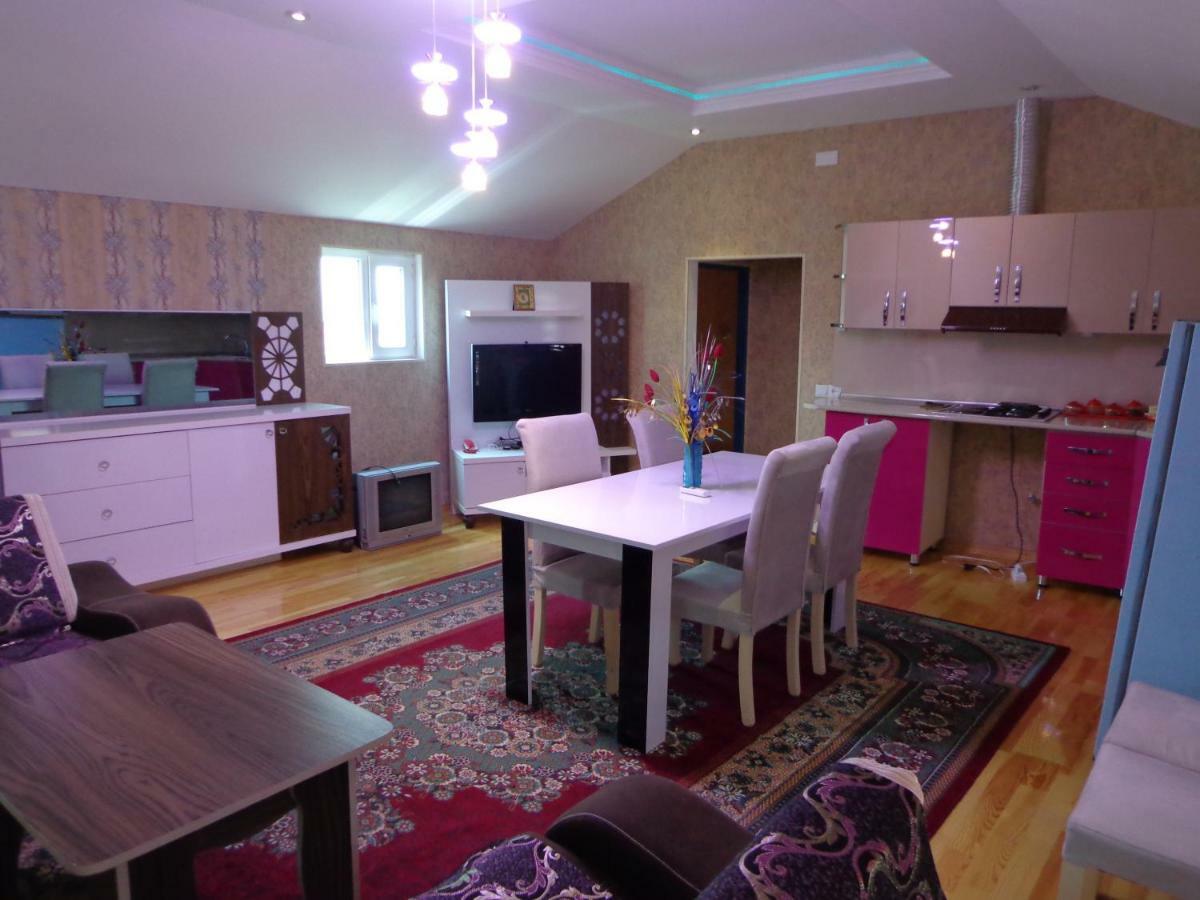 Tubram S Ailəvi Qonaq Evi Bed & Breakfast Şǝki Екстериор снимка