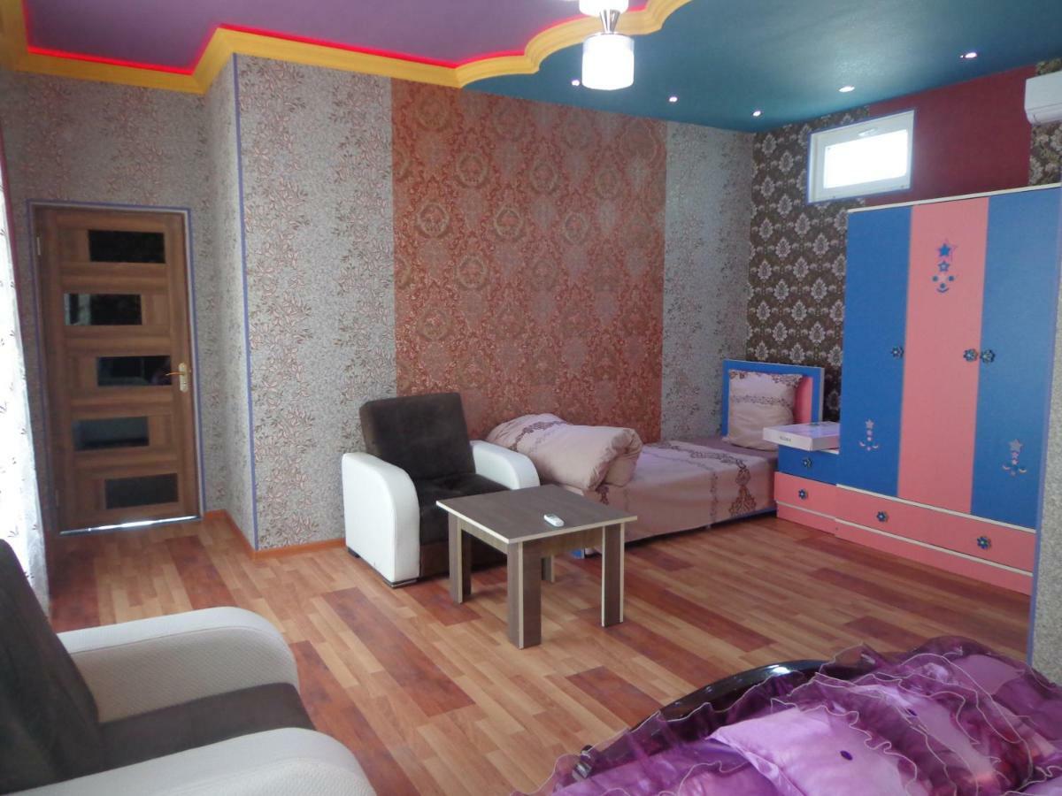 Tubram S Ailəvi Qonaq Evi Bed & Breakfast Şǝki Екстериор снимка